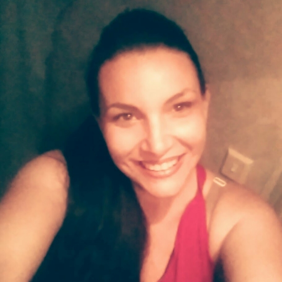 Meet your Posher, Erin! - Picture 7 of 16